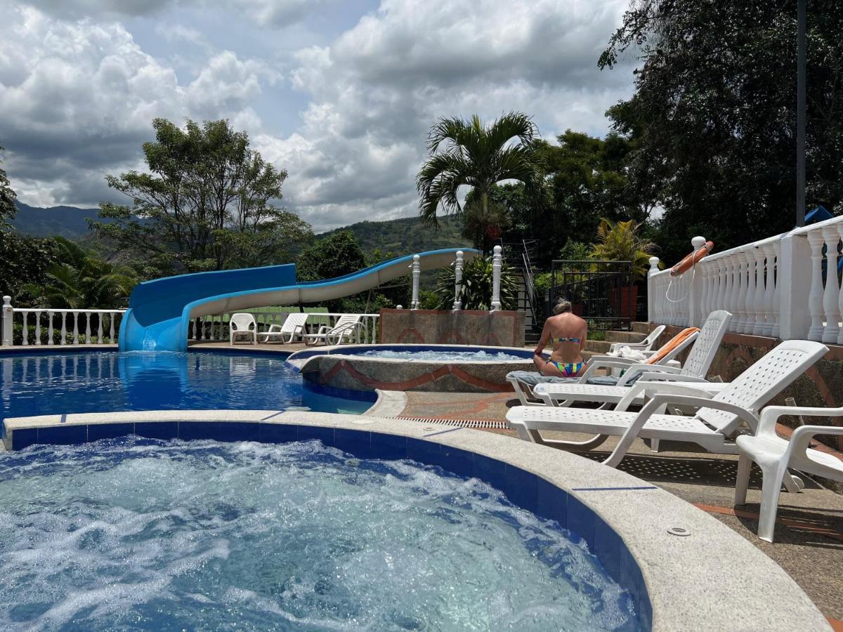 Villeta Resort Hotel エクステリア 写真