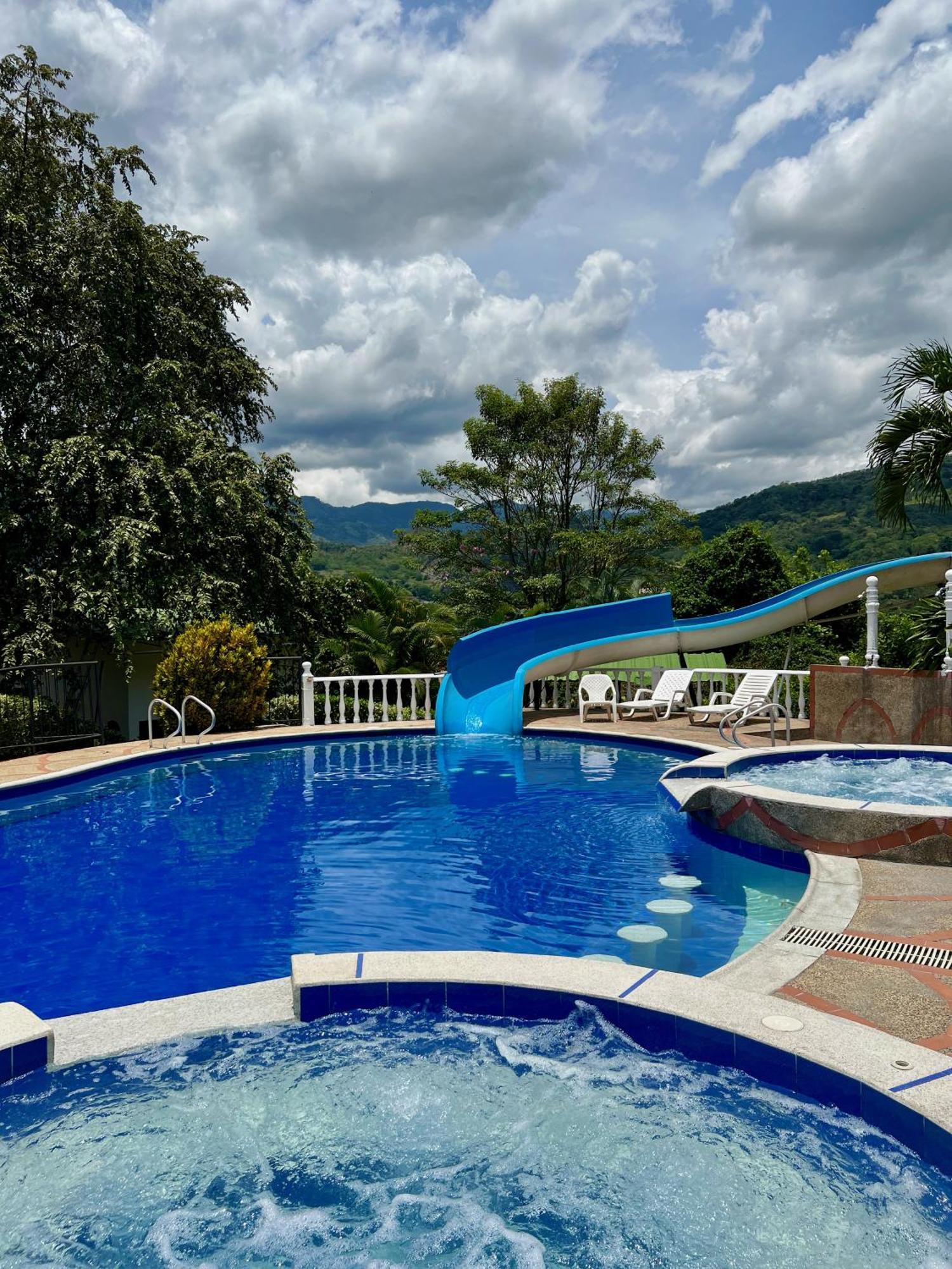 Villeta Resort Hotel エクステリア 写真